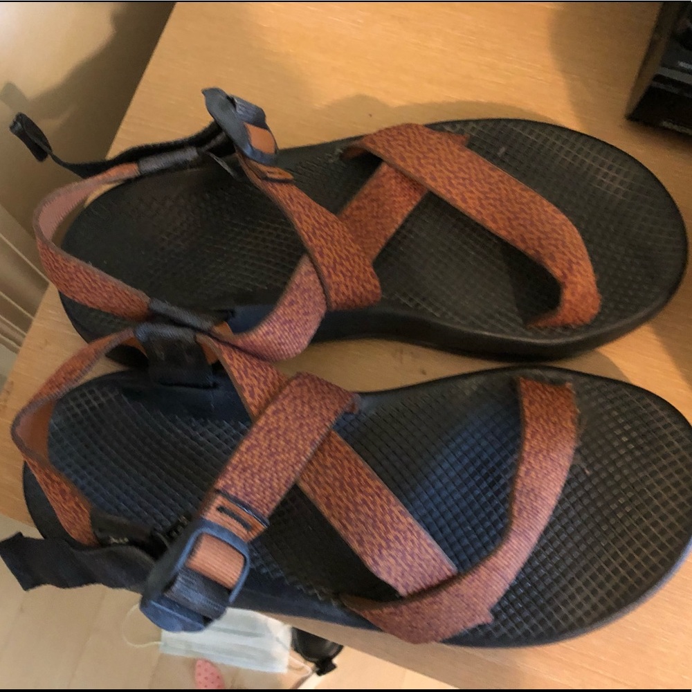 MENS CHACOS *size 10